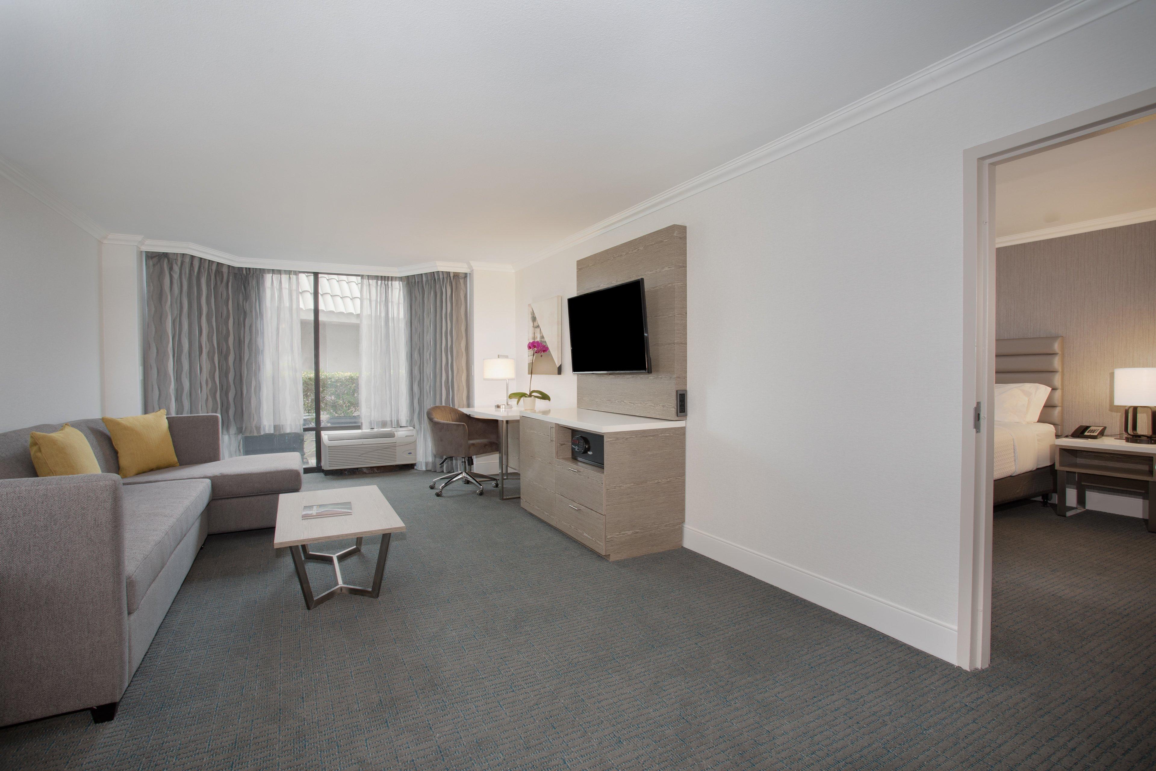 Отель Crowne Plaza Costa Mesa Orange County By Ihg Экстерьер фото