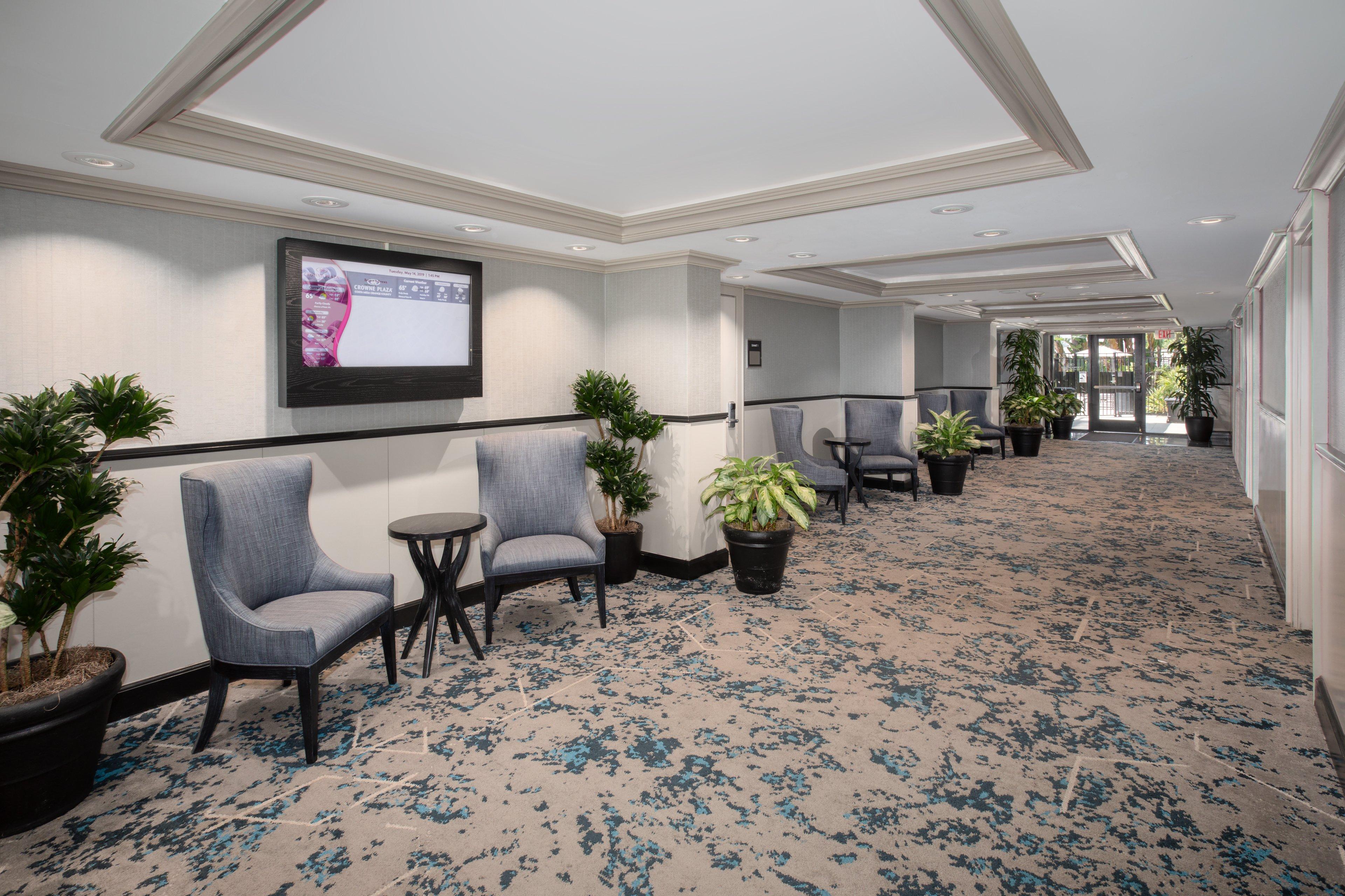 Отель Crowne Plaza Costa Mesa Orange County By Ihg Экстерьер фото