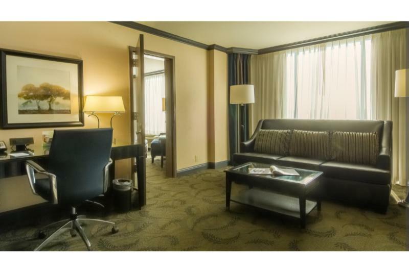 Отель Crowne Plaza Costa Mesa Orange County By Ihg Экстерьер фото